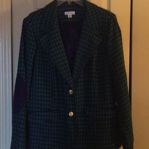 Blue and green blazer with a classic look.